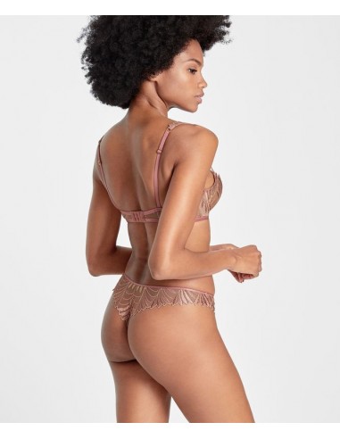 String - Sensory Illusion